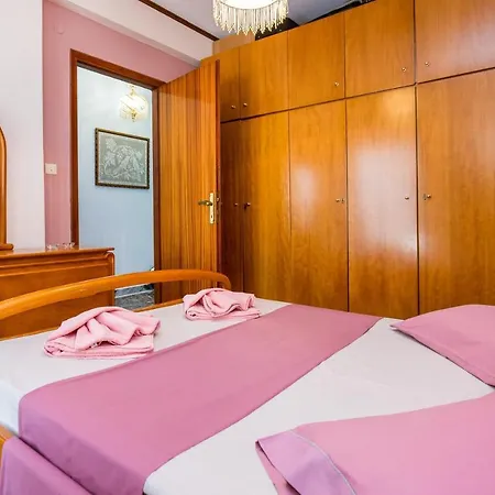 Ioanna Apartment *